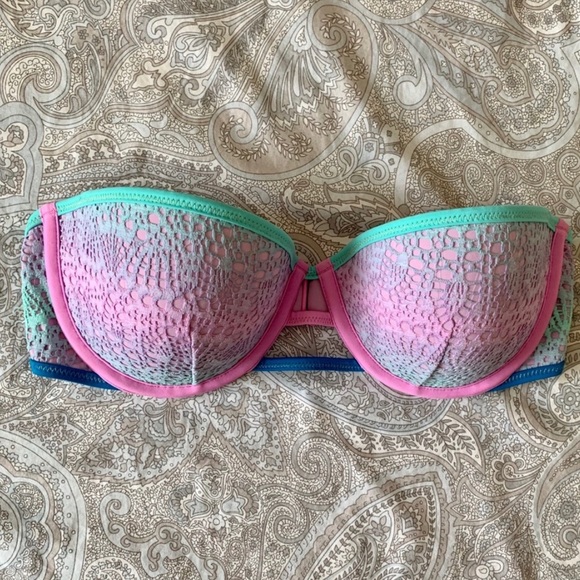 Victoria’s Secret Strapless Bikini Top Sz 32D - Picture 5 of 5